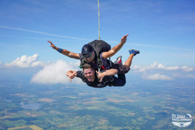 is skydiving scary